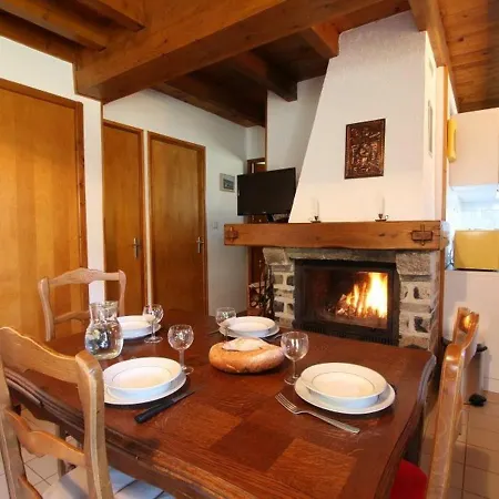 Tatil Evi Petit Enchante Au Coeur De La Foret Du Meygal, Proche Du Bleu - Fr-1-582-272