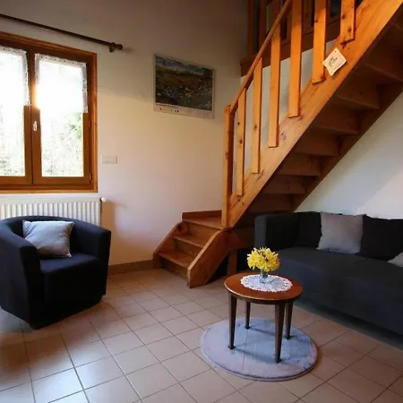 Petit Enchante Au Coeur De La Foret Du Meygal, Proche Du Bleu - Fr-1-582-272 Holiday home