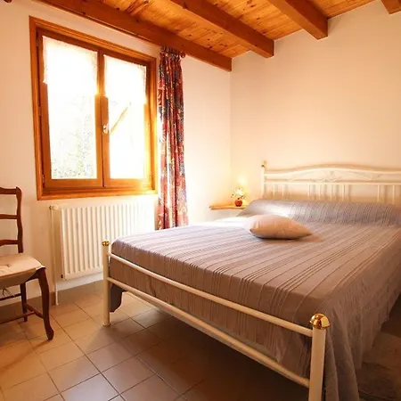 Tatil Evi Petit Enchante Au Coeur De La Foret Du Meygal, Proche Du Bleu - Fr-1-582-272 Champclause