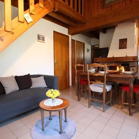 Petit Enchante Au Coeur De La Foret Du Meygal, Proche Du Bleu - Fr-1-582-272 Tatil Evi